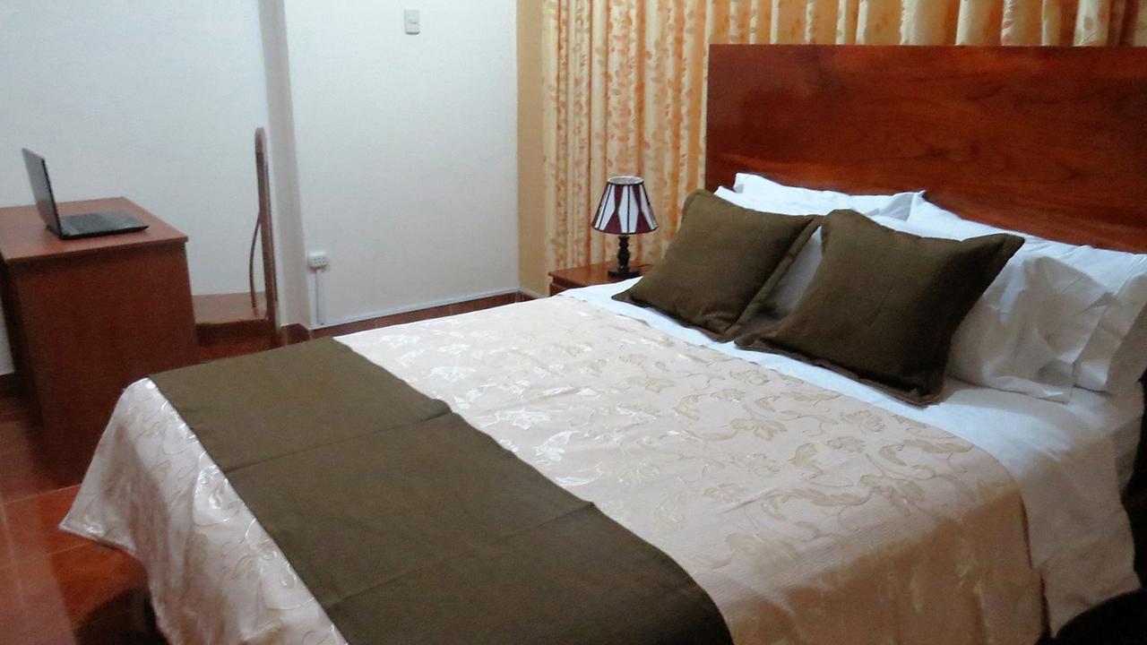 Victtorios Hotel Satipo Exterior foto